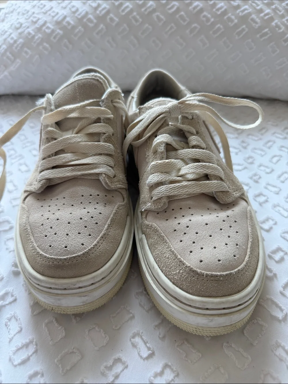 Nike neutral cream
